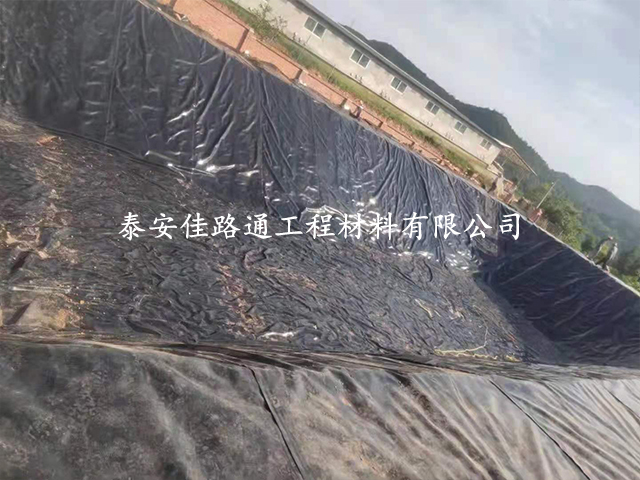 魚塘養(yǎng)殖防滲土工膜鋪設(shè)會(huì)實(shí)現(xiàn)怎樣效果？