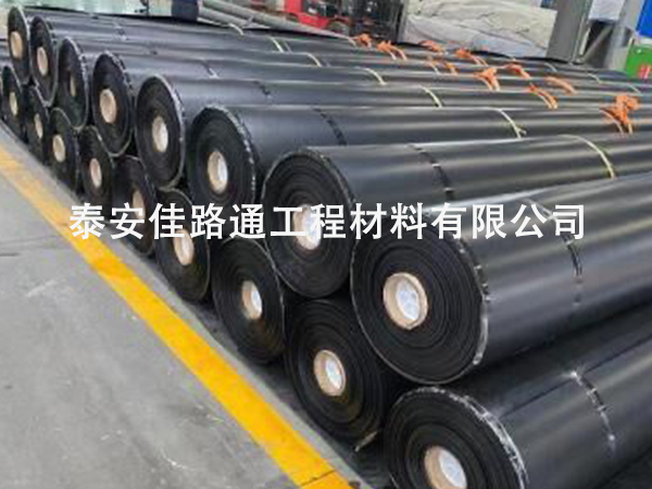 專(zhuān)注垃圾填埋場(chǎng)防滲膜的焊接工作