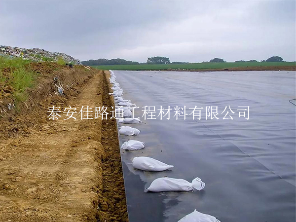 污水處理池防滲膜選購技巧：智選材料，守護(hù)水質(zhì)安全