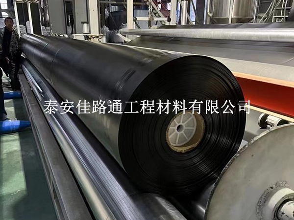污水處理防滲膜運輸技巧：安全高效，輕松啟程