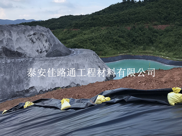 污水處理防滲膜為啥要覆土？這4個關鍵原因得搞懂