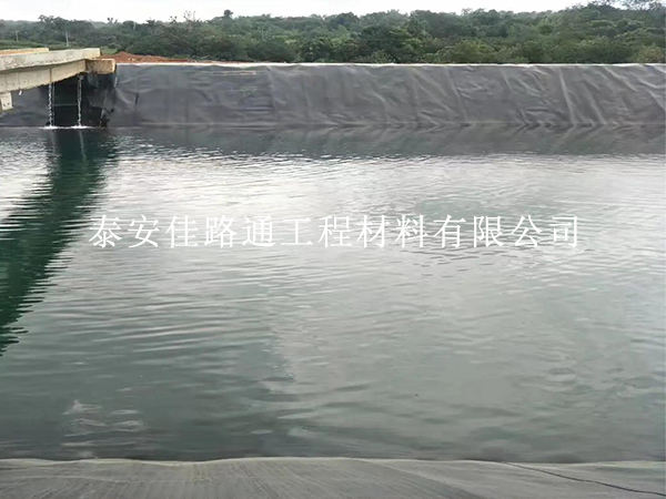 垃圾填埋場(chǎng)防滲膜總破損？6 大根源一次